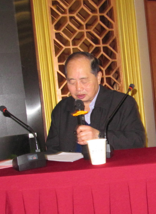 省公路学会副秘书长毋润生主持会议