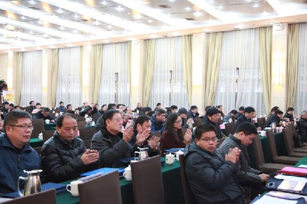 审议通过湖北省公路学会会员管理办法等工作事项