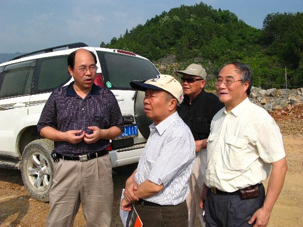 2007年省公路学会在沪蓉西高速公路现场考察