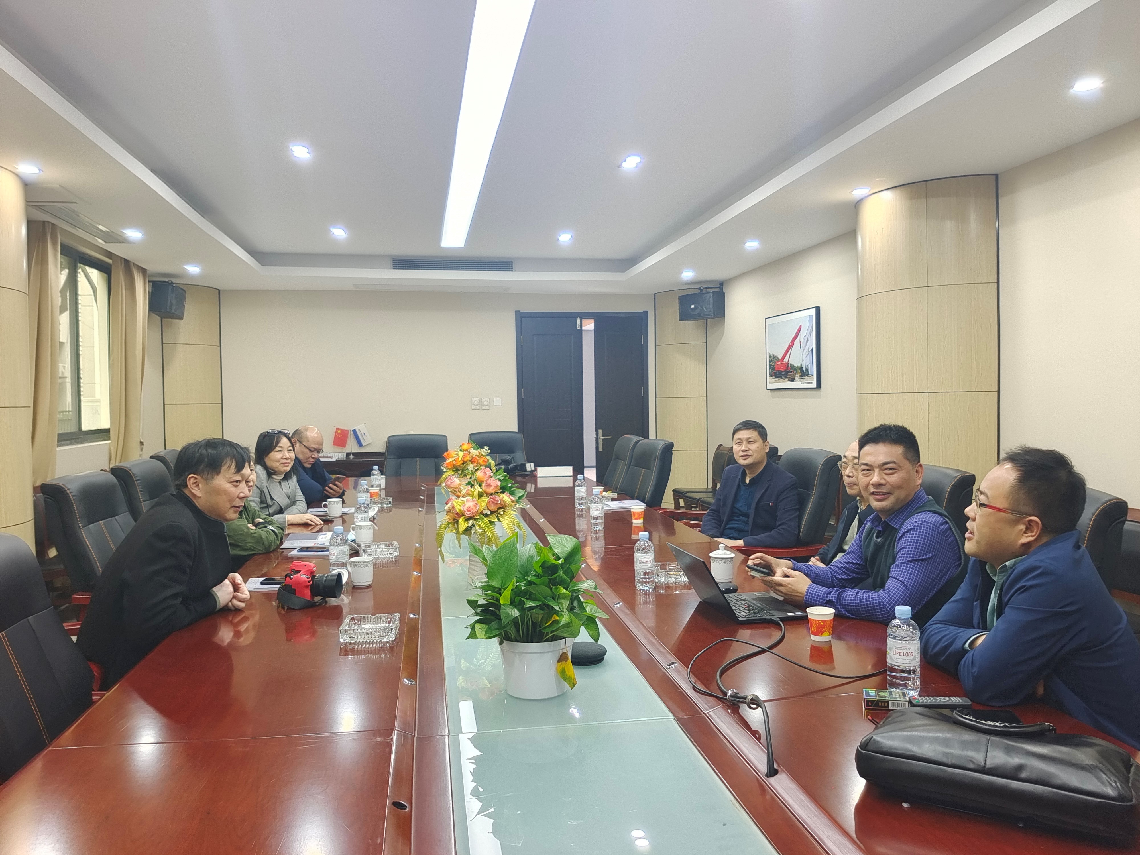 学会与公司领导交流座谈