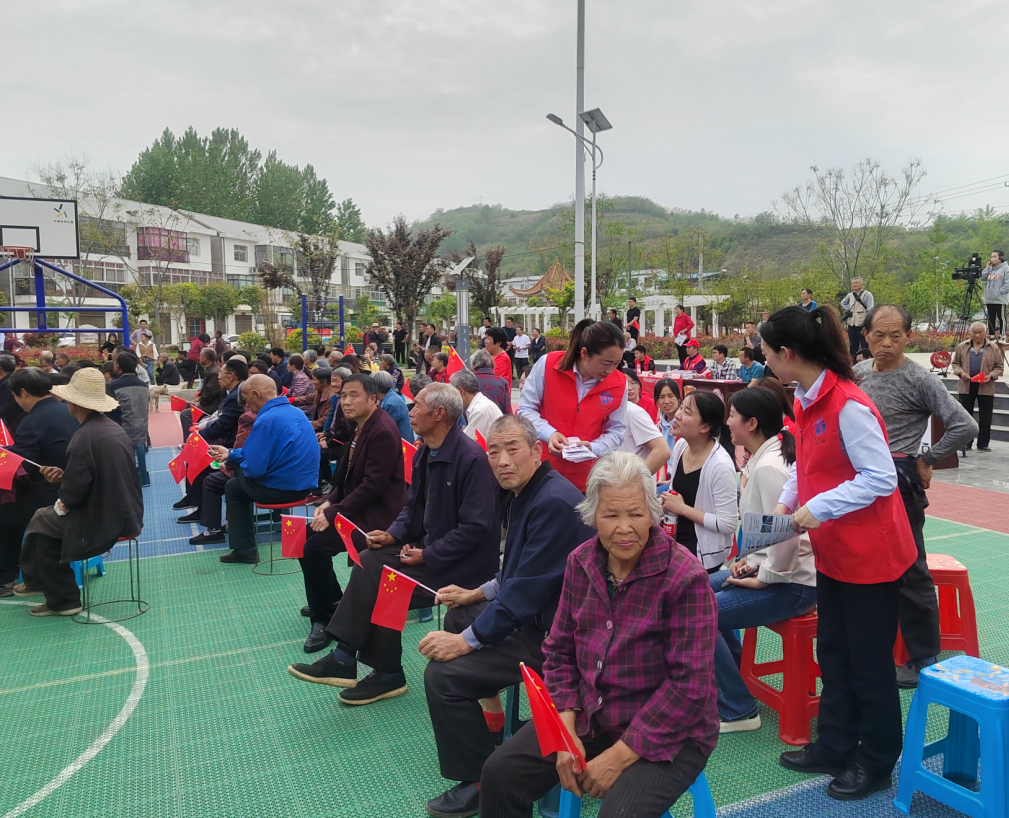 发放安全行车手册