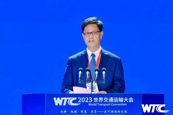 中国工程院主席团成员、中国工程院工程管理学部主任卢春房致辞